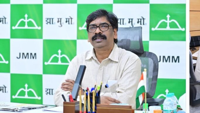 झारखंड में खनिज अधिकारों को लेकर केंद्र से भिड़े हेमंत सोरेन
