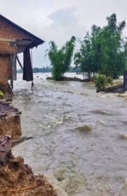 Assam Flood: बाढ़ में खराब हुईं सदियों पुरानी पांडुलिपियां, संरक्षण के लिए शुरू हुआ इमरजेंसी अभियान