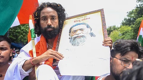 परीक्षा रद्द होने के बाद भी आंदोलन क्यों जारी रखेंगे देवेंद्र महतो?