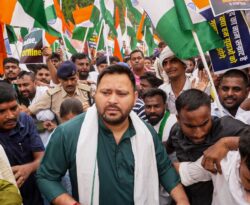 Patna RJD March: पटना में RJD का मार्च रोका, तेजस्वी यादव हिरासत में