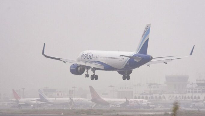 Kolkata Airport: ATF पर 24% टैक्स बना परेशानी