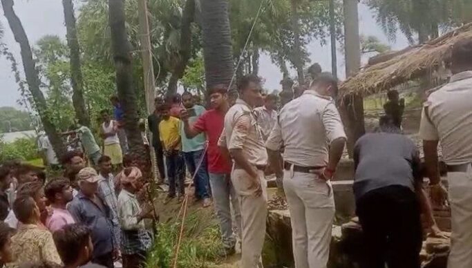 Gaya News: कुएं में मोटर ठीक करने उतरे चार ग्रामीणों की मौत