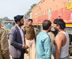 हजारीबाग में सड़क पर पार्किंग करने वालों पर सख्ती, 20 से अधिक वाहनों पर कार्रवाई