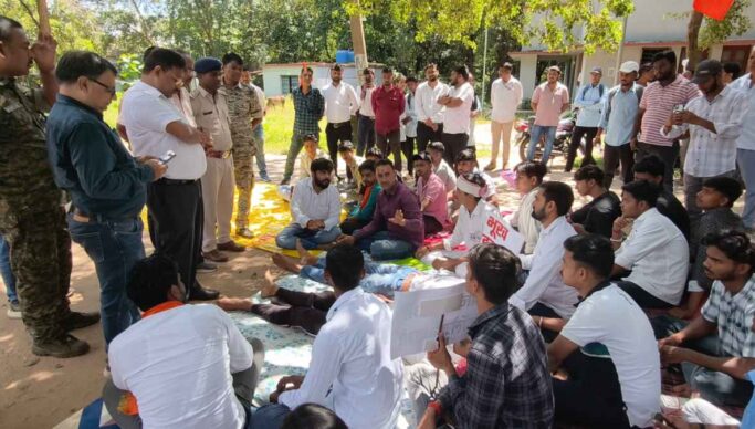 Giridih College Protest: 7 दिन से ABVP की भूख हड़ताल, कुलपति से वार्ता विफल; प्राचार्य हटाने की मांग पर अड़े छात्र