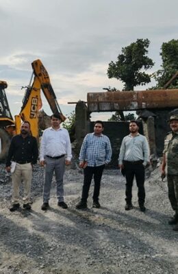 स्टोन क्रशर पर कार्रवाई, 08 क्रशर सील, 11 स्टोन क्रशर ध्वस्त