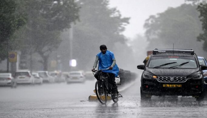 Jharkhand Weather: झारखंड में फिर बदला मौसम, 24 सितंबर को बहुत भारी बारिश का अलर्ट