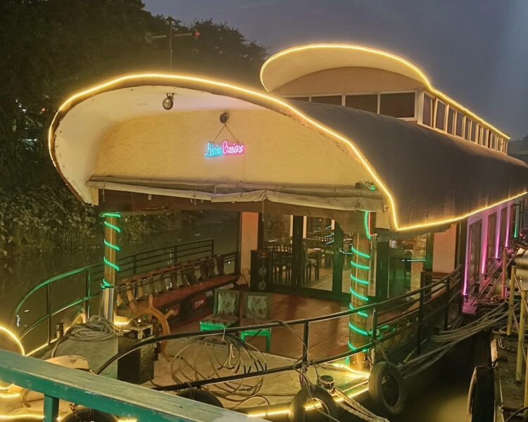 Hazaribagh Floating Restaurant: झील पर तैरता रेस्टोरेंट, दशहरा तक शुरू करने की तैयारी; पर्यटन से पर्यावरण तक उठे सवाल