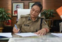 सेवानिवृत्ति से एक दिन पहले DGP तादाशा मिश्रा की नियुक्ति पर सवाल