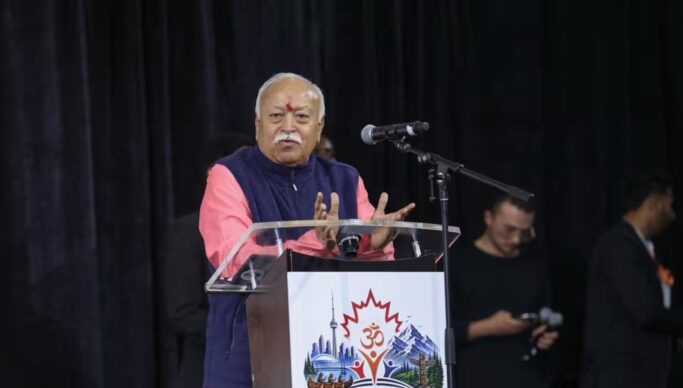 लंदन पहुंचे RSS प्रमुख मोहन भागवत, मंदिर-गुरुद्वारा में टेका मत्था