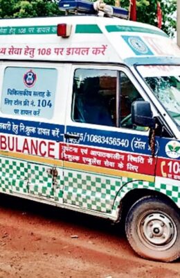 108 एम्बुलेंस कर्मचारियों की हड़ताल के बीच सरकार ने बुलाई बैठक