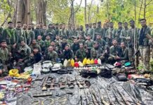 Naxal Surrender: हथियार छोड़ने के बाद भी गांव वापसी की राह मुश्किल