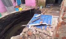 लोयाबाद सात नंबर में भू-धंसान से घर जमींदोज