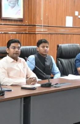 दीपावली-छठ से पहले दुमका प्रशासन की तैयारी तेज, सुबह अर्घ्य के समय बढ़ेगी पुलिस गश्ती