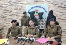 जमशेदपुर में दुकानों को निशाना बनाने वाला आरोपी गिरफ्तार, लैपटॉप और मोबाइल बरामद