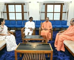 मुख्यमंत्री हेमन्त सोरेन पहुंचे योगदा सत्संग आश्रम, स्वामीजी से की मुलाकात
