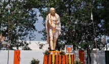 रांची में गांधी जयंती पर बापू को नमन, CM हेमंत सोरेन और राज्यपाल ने दी श्रद्धांजलि