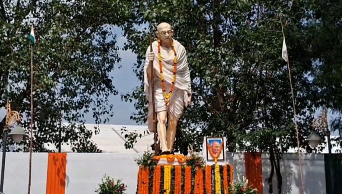 रांची में गांधी जयंती पर बापू को नमन, CM हेमंत सोरेन और राज्यपाल ने दी श्रद्धांजलि