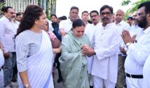 Trisha Singh: तृषा सिंह के द्वादशा कार्यक्रम में पहुंचे हेमंत-कल्पना सोरेन, दी श्रद्धांजलि