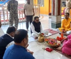 Deoghar News: बाबा बैद्यनाथ के दरबार पहुंचे केंद्रीय मंत्री प्रताप राव कुलस्ते, देश की खुशहाली के लिए की प्रार्थना