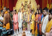 धनबाद: हरिणा बगान दुर्गा पूजा पंडाल का BCCL CMD ने किया उद्घाटन