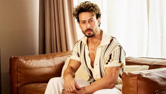Tiger Shroff Firing News: मुंबई के जुहू में फायरिंग की खबर, टाइगर श्रॉफ सुरक्षित; पुलिस जांच में जुटी