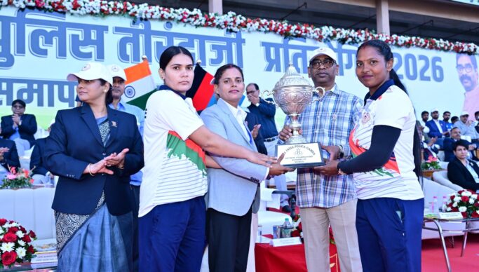 अंकिता भकत को CM हेमंत सोरेन ने किया सम्मानित, जानें पुलिस तीरंदाजी प्रतियोगिता के विजेता