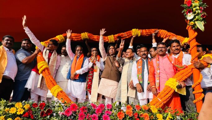 आजसू छोड़ भाजपा में आए हरेलाल महतो, ईचागढ़ की राजनीति में चर्चा तेज