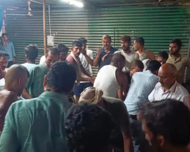बिहार में नाव पलटने से 8 लोगों की मौत, भोज खाने जा रहे थे युवक और बच्चे