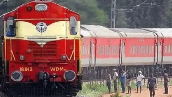 Railway Bonus News: किन कर्मचारियों को मिलेंगे ₹17,951?