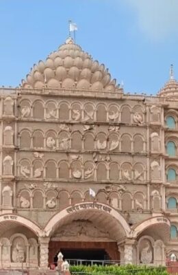 Ranchi: वाराणसी के स्वर्वेद महामंदिर की तर्ज पर बना पंडाल