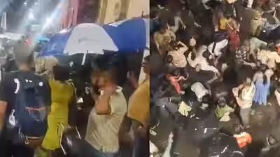 Kolkata Durga Puja Stampede: चोरबागान में 17 की मौत, 35 घायल