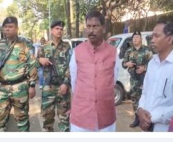 राजस्व कर्मचारी की हत्या पर अर्जुन मुंडा सख्त, जमीन माफियाओं की जांच की मांग