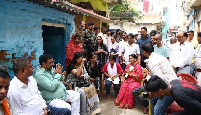 वियतनाम हादसे में मृत राजा कुमार वर्मा के परिवार को 5 लाख की मदद