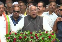 बिहार में खरगे ने उठाए वोट चोरी और सामाजिक न्याय के मुद्दे, कांग्रेस के सामने बड़ी चुनौती