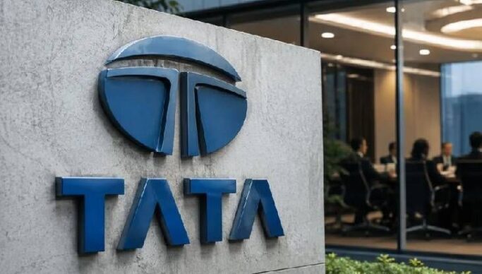 टाटा संस की लिस्टिंग पर फिर हलचल, RBI ने पंजीकरण से बाहर निकलने की अर्जी की खारिज