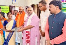 Ranchi News: महिलौंग में BJP का ‘आंगन मिलन सेवा’ कार्यक्रम, आंगनवाड़ी-सहिया दीदियां सम्मानित